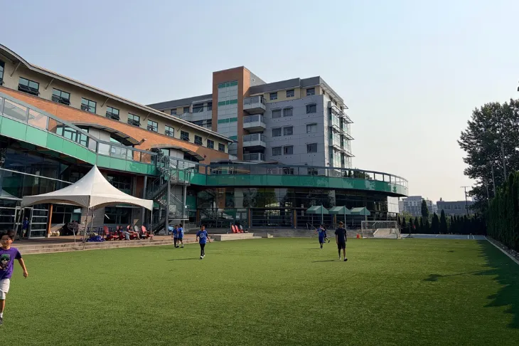 Bodwell High Schoolの広場